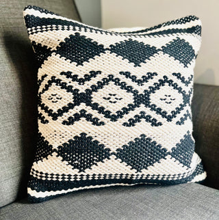The Martilia Pillow Cover